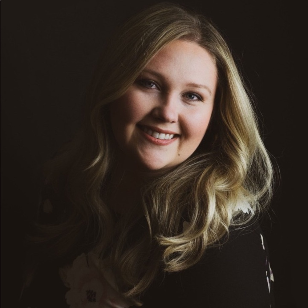 Meet your Posher, Adena